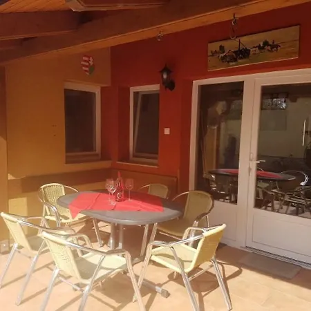 Vár-lak Apartman *
